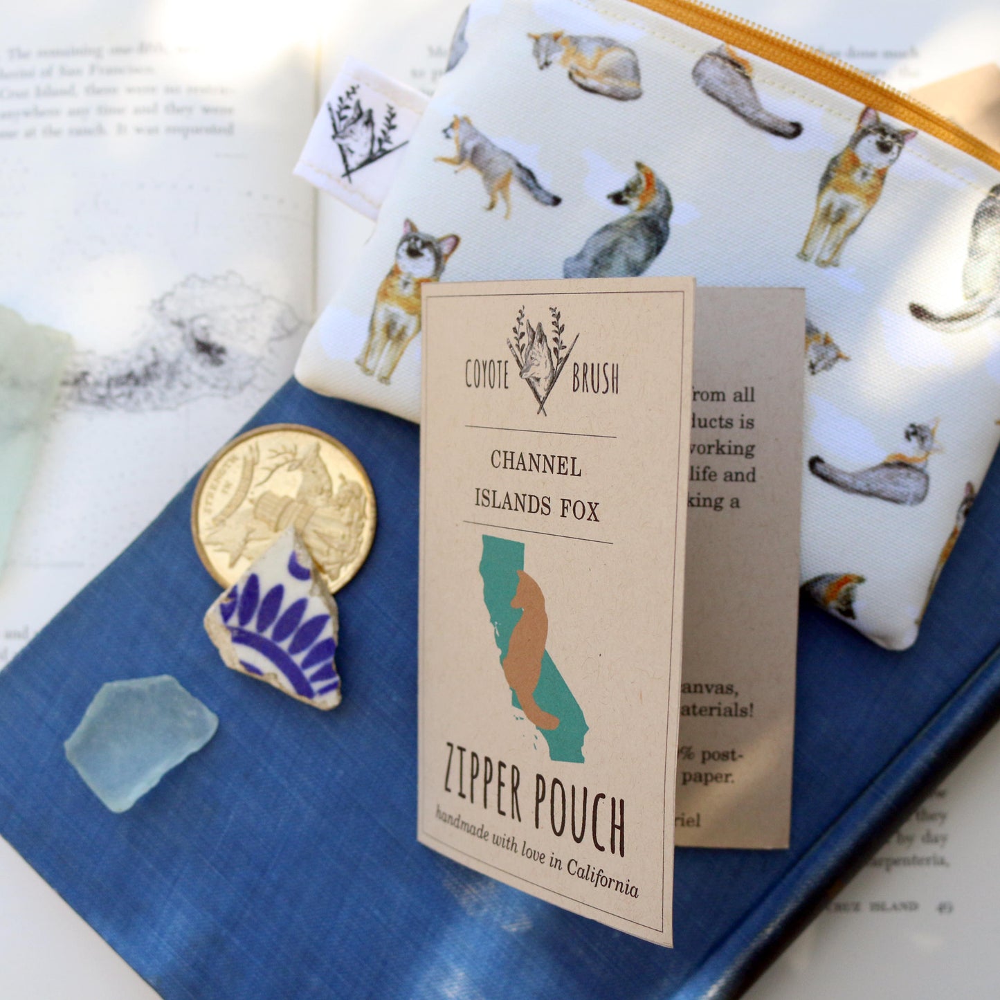 Small Island Fox Zipper Pouch - Coin Size Organizer Bag