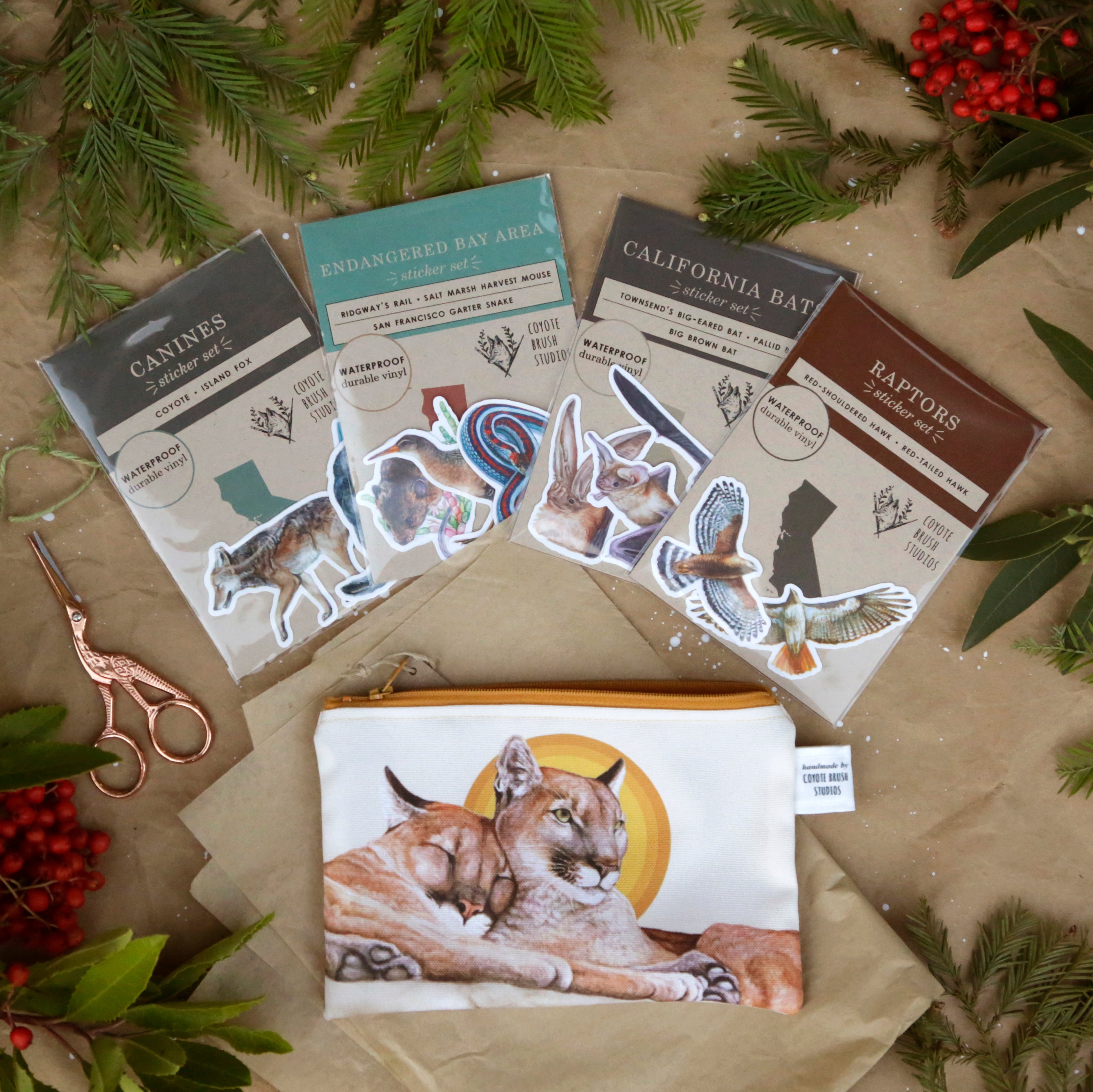 Wildlife Wonders Gift Set: Themed Gift Set including Stickers, Zipper Pouch