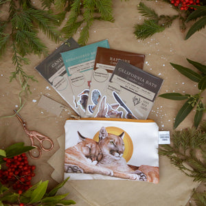 Wildlife Wonders Gift Set: Themed Gift Set including Stickers, Zipper Pouch