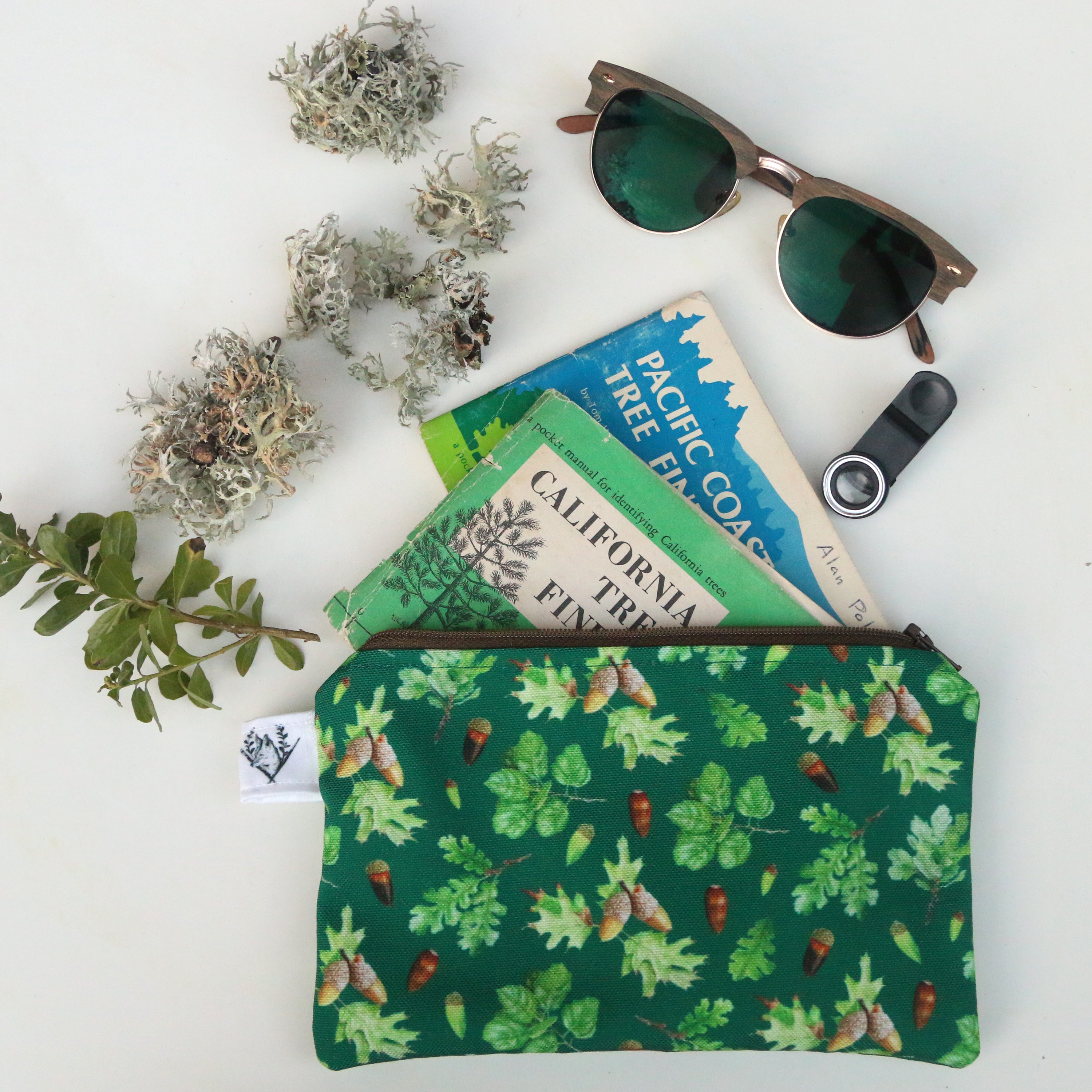 Medium California Oaks Zipper Pouch - Travel Organizer Bag, Flat Purse