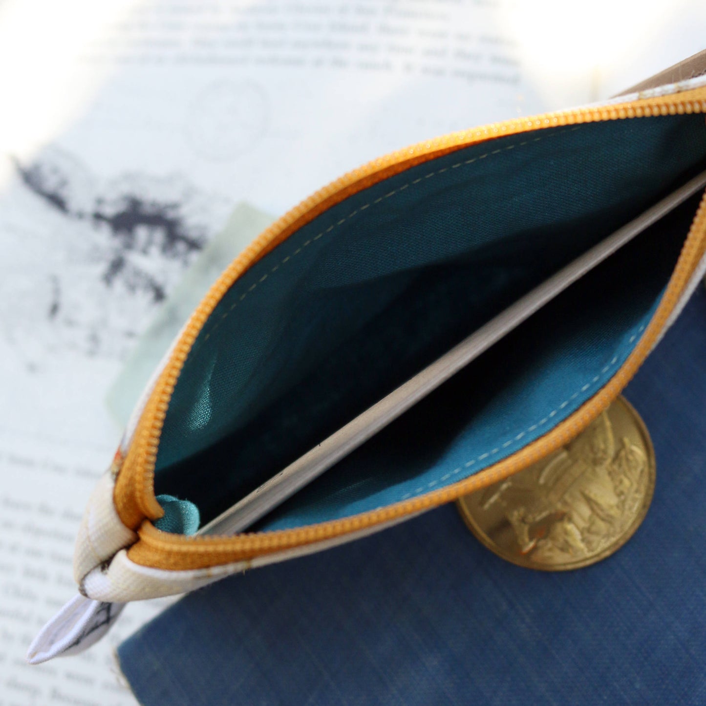 Small Island Fox Zipper Pouch - Coin Size Organizer Bag