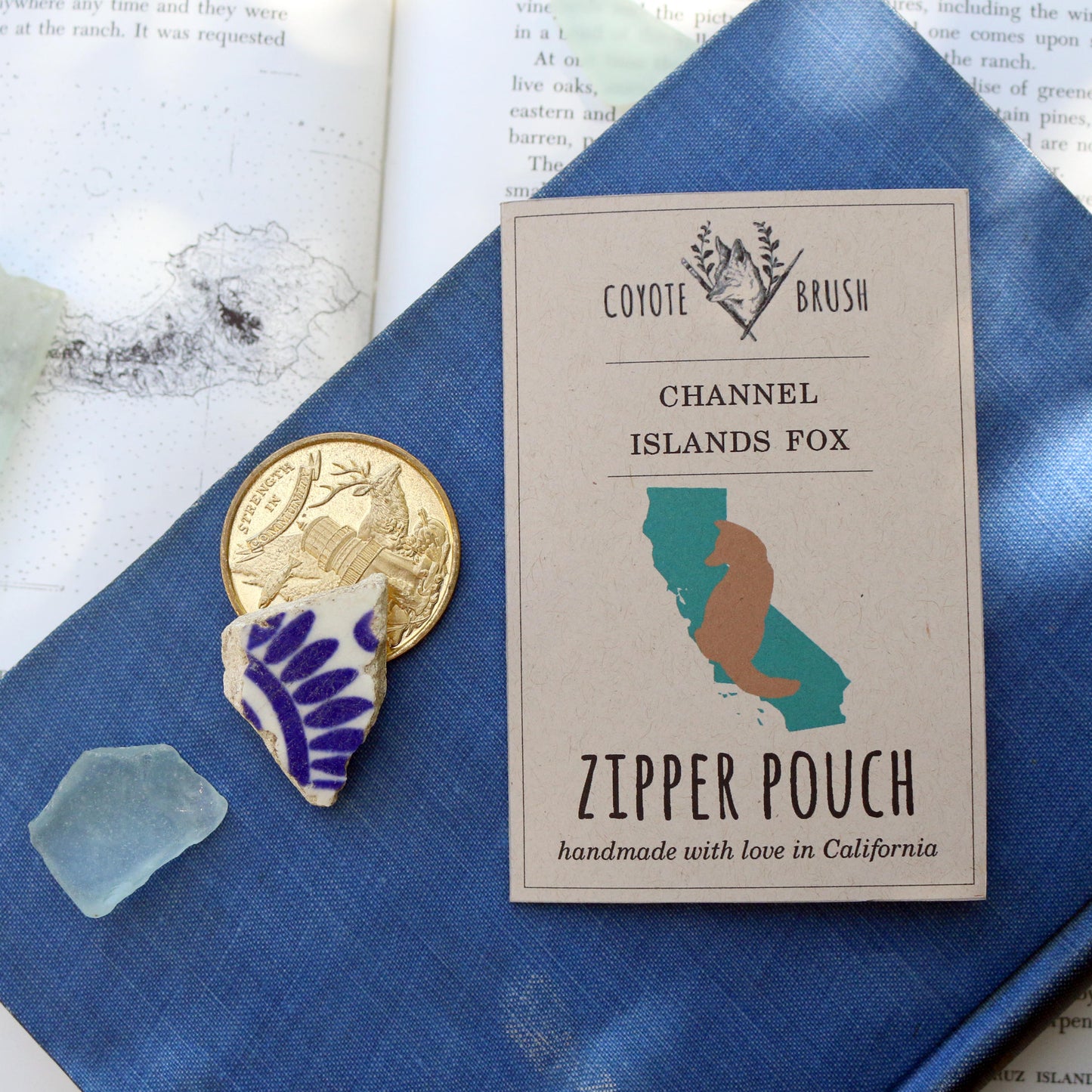 Small Island Fox Zipper Pouch - Coin Size Organizer Bag