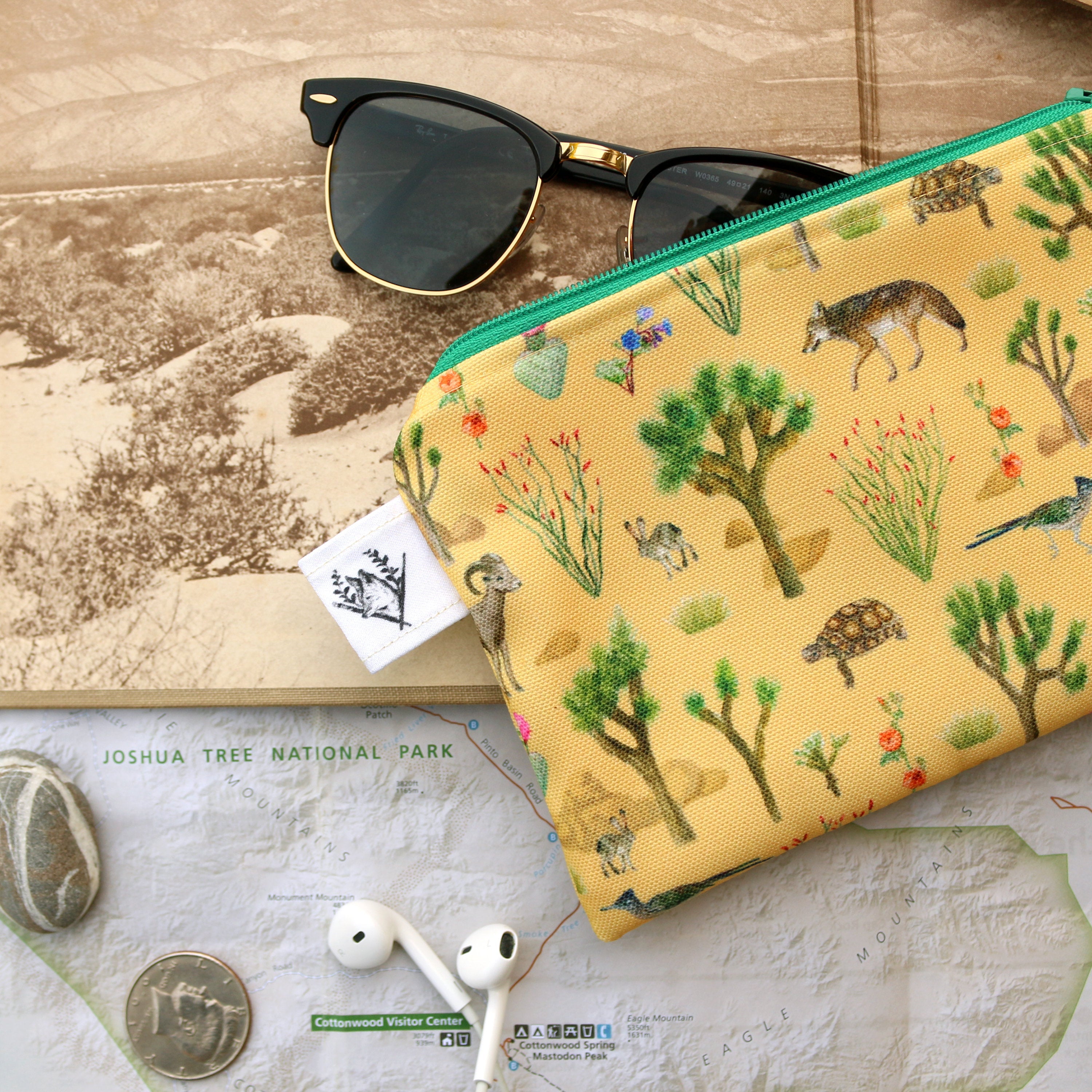 Medium California Desert Zipper Pouch - Travel Organizer Bag, Flat Purse